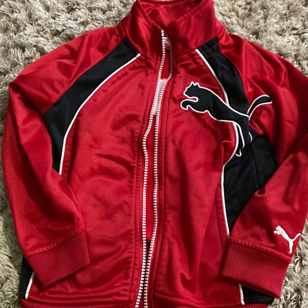 Boy puma size 4 in great condition